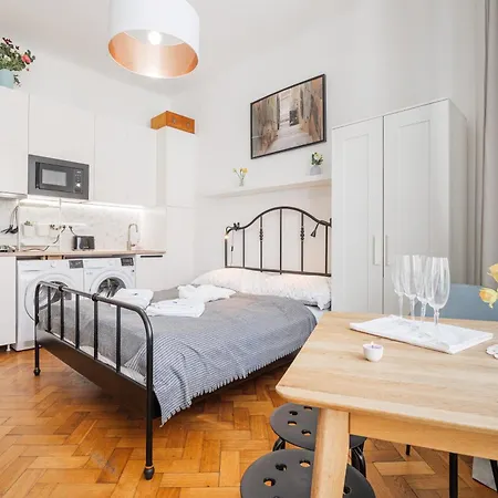 Bright Downtown براغ