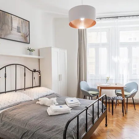 Bright Downtown Appartamento